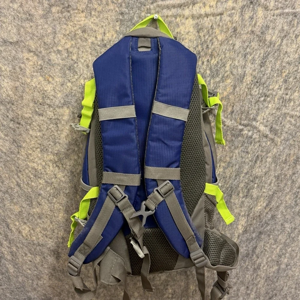 Outdoor Products 13L Hydration Backpack 2L Bladder Hiking Bike Blue Gray